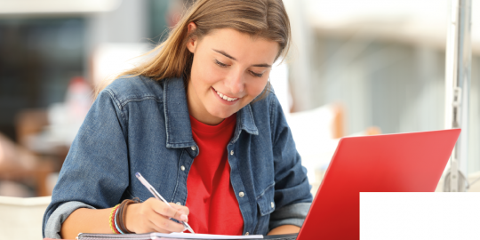 Programa Santander Futuro tem novas bolsas de estudo